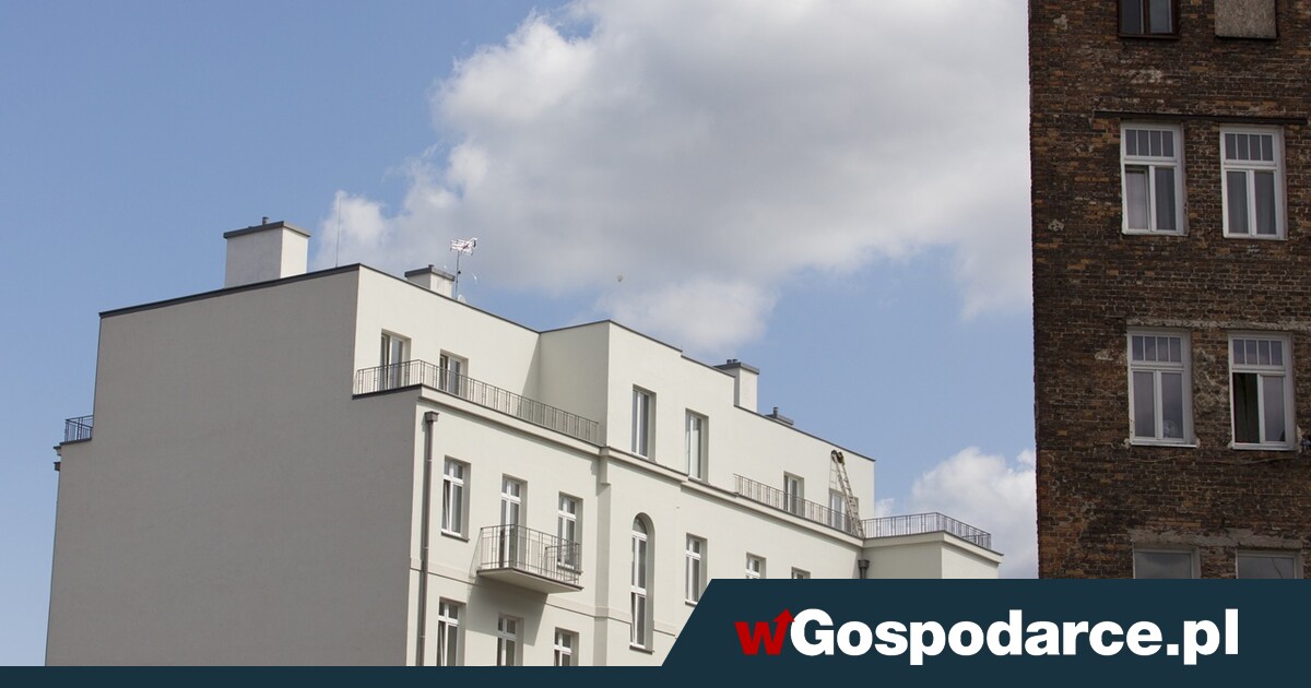 Mieszkania komunalne: politycy debatują, a wyprzedaż trwa