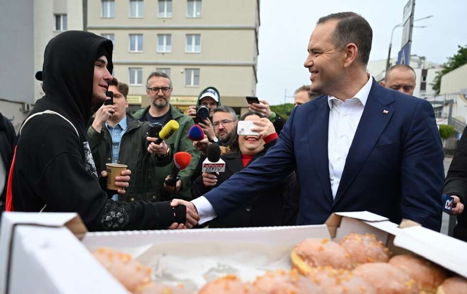 Wyborca Adriana Zandberga poprze Karola Nawrockiego? / autor: PAP/Adam Warżawa