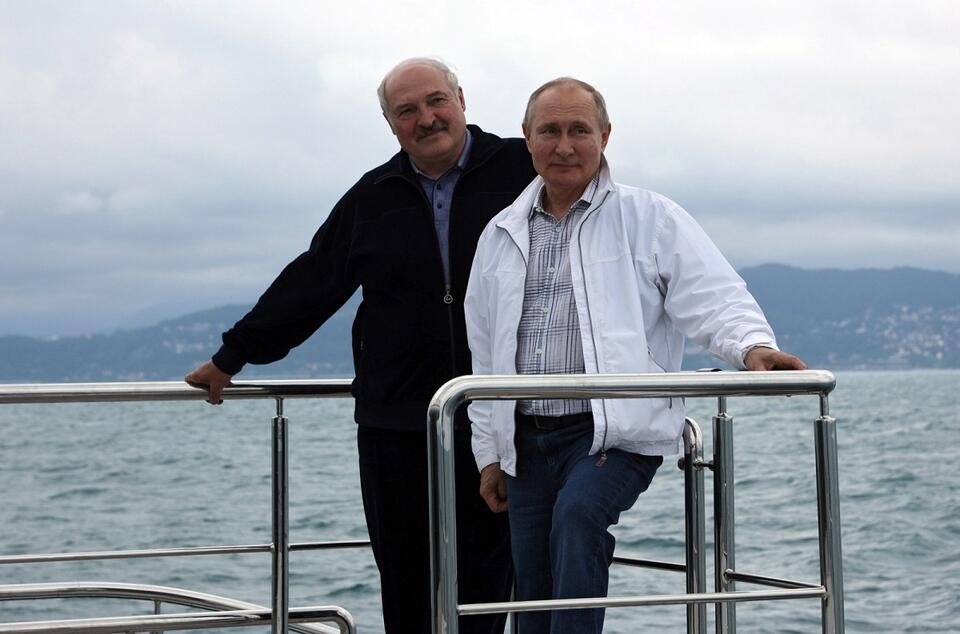 Aleksandr Łukaszenka, Władimir Putin  / autor: PAP/EPA
