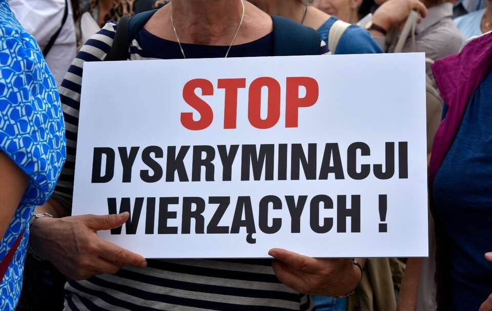 Nauczyciele religii są dyskryminowani / autor: Fratria
