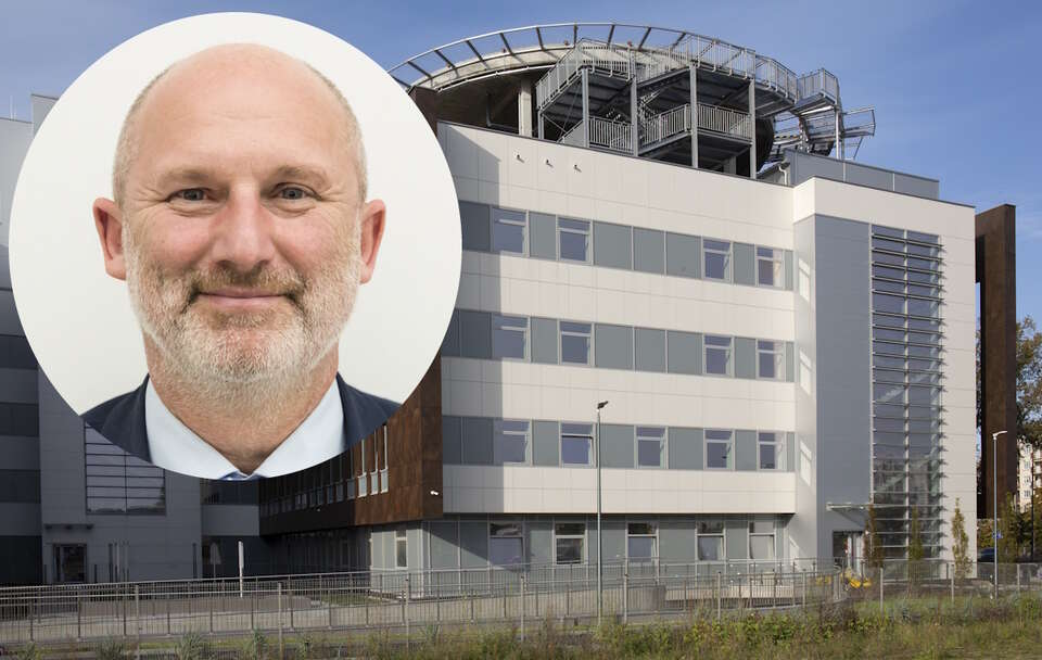 Poseł KO zdradził, jak jest w "saloniku VIP"! "Przyjmują z kawą"
