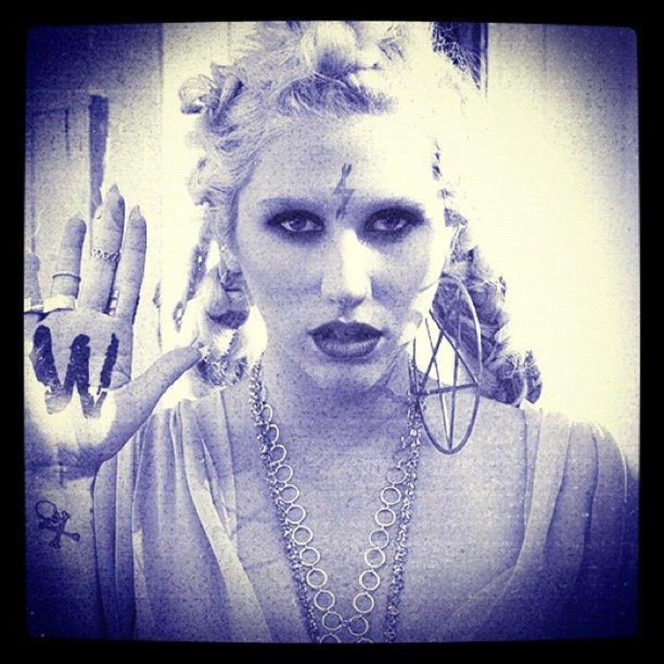 facebook.com/kesha