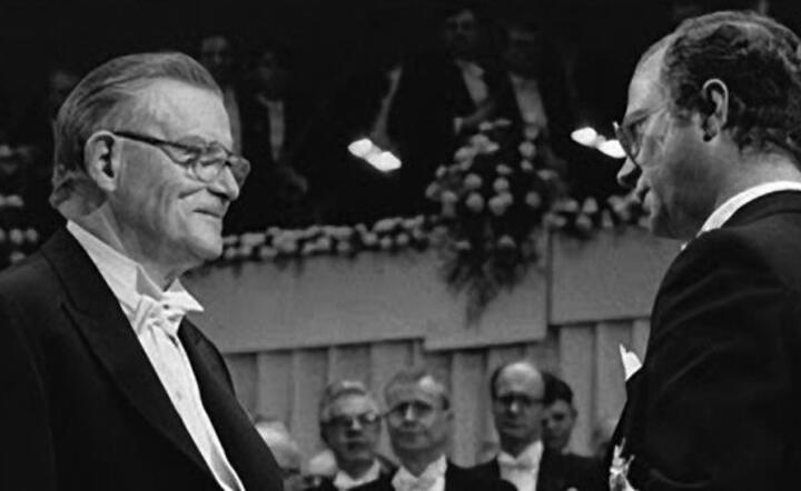 James M. Buchanan odbiera Nagrodę Nobla w dziedzinie ekonomi, 1986 rok, fot. mises.pl