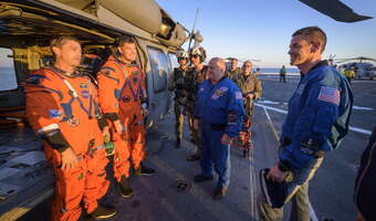 Oblecieli Księżyc, wodowali bezpiecznie