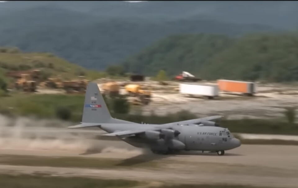  C-130H Hercules / autor: screenshot YouTube/ Balszoi