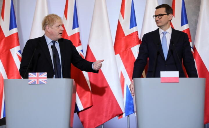 Premier Mateusz Morawiecki (P) oraz premier Wielkiej Brytanii Boris Johnson (L) podczas spotkania w Kancelarii Prezesa Rady Ministrów w Warszawie, 1 bm / autor: PAP/Leszek Szymański