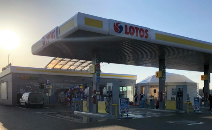      Grupa Lotos przekaże 2 mln zł na paliwo dla 19 zakaźnych szpitali jednoimiennych / autor: LOTOS