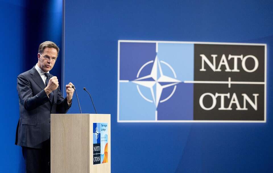 Mark Rutte  / autor: PAP/EPA/KOEN VAN WEEL