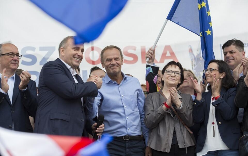 Grzegorz Schetyna i Donald Tusk podczas przedwyborczego marszu Koalicji Europejskiej / autor: Fratria/Andrzej Wiktor
