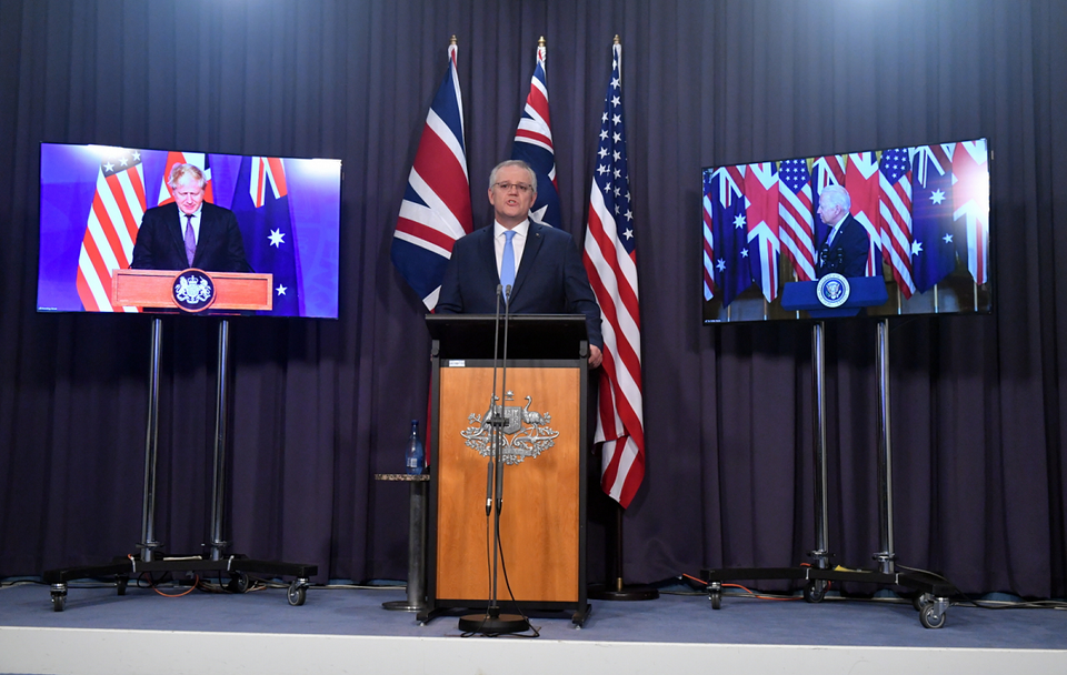 Premier Australii Scott Morrison i premier Wielkiej Brytanii Boris Johnson finalizują AUKUS / autor: PAP/EPA