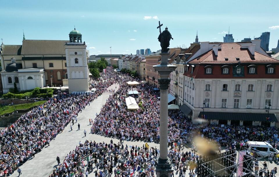 Frekwencja na marszu Tuska poniżej oczekiwań / autor: PAP/Kalbar