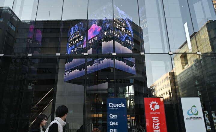 Notowania Nikkei, głównego indeksu giełdy w Japonii spadły na ostatniej sesji roku / autor: PAP/EPA/SOICHIRO KORIYAMA 