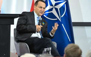 Radosław Sikorski kontra prezydenta Nawrocki / autor: PAP/Wojtek Jargiło