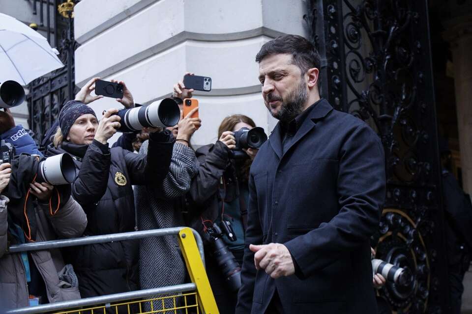 Prezydent Ukrainy Wołodymyr Zełenski przy Downing Street 10 w Londynie / autor: PAP/EPA