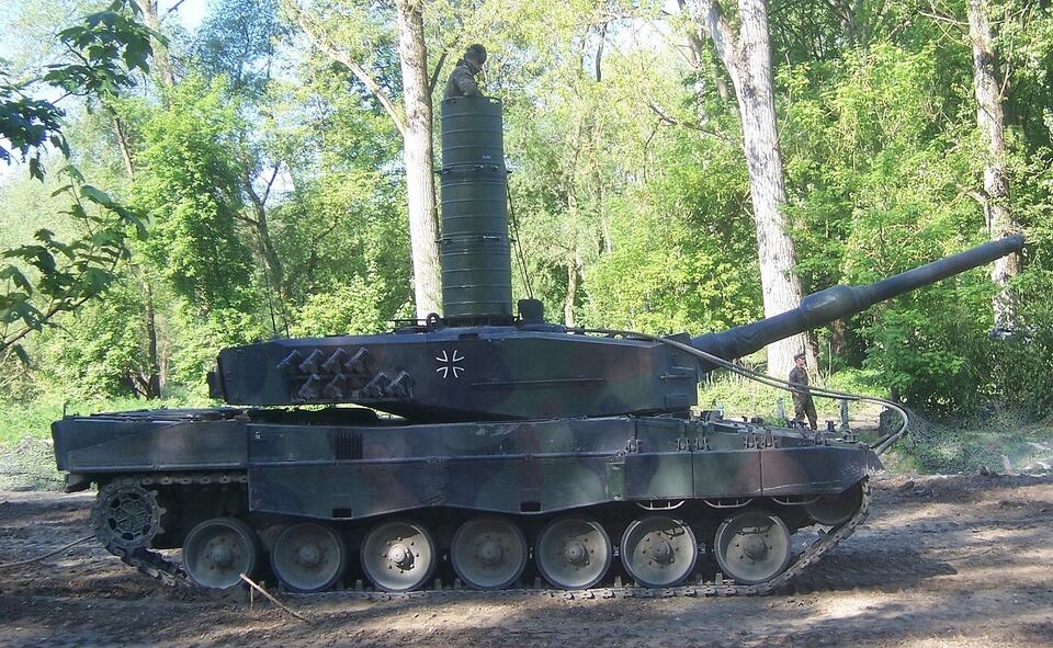Niemiecki Leopard 2A4 / autor: Erlenmayr, CC BY-SA 3.0 <https://creativecommons.org/licenses/by-sa/3.0>, via Wikimedia Commons