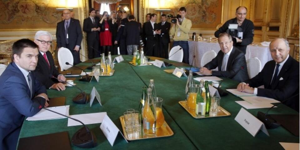 PAP/ EPA: Spotkanie w paryżu, o którym napisał "Kommiersant"