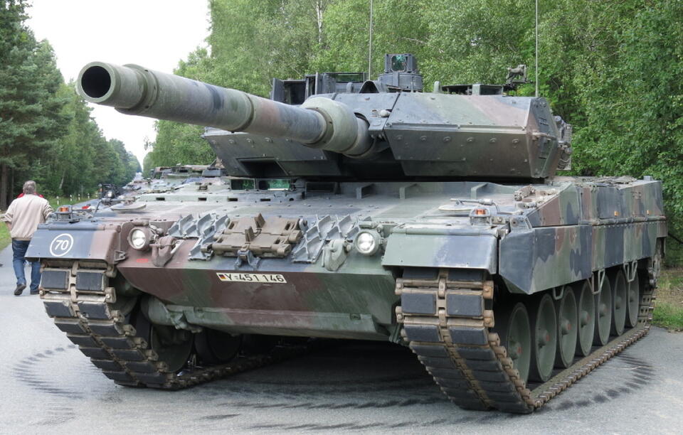 Czołg Leopard 2 / autor:  Boevaya mashina - Praca własna, CC BY-SA 4.0,