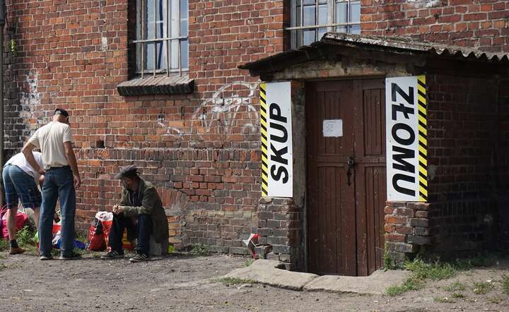 Liczba osób w ubóstwie jest dziś większa niż tych, które kwalifikują się do pomocy społecznej / autor: Fratria / AS