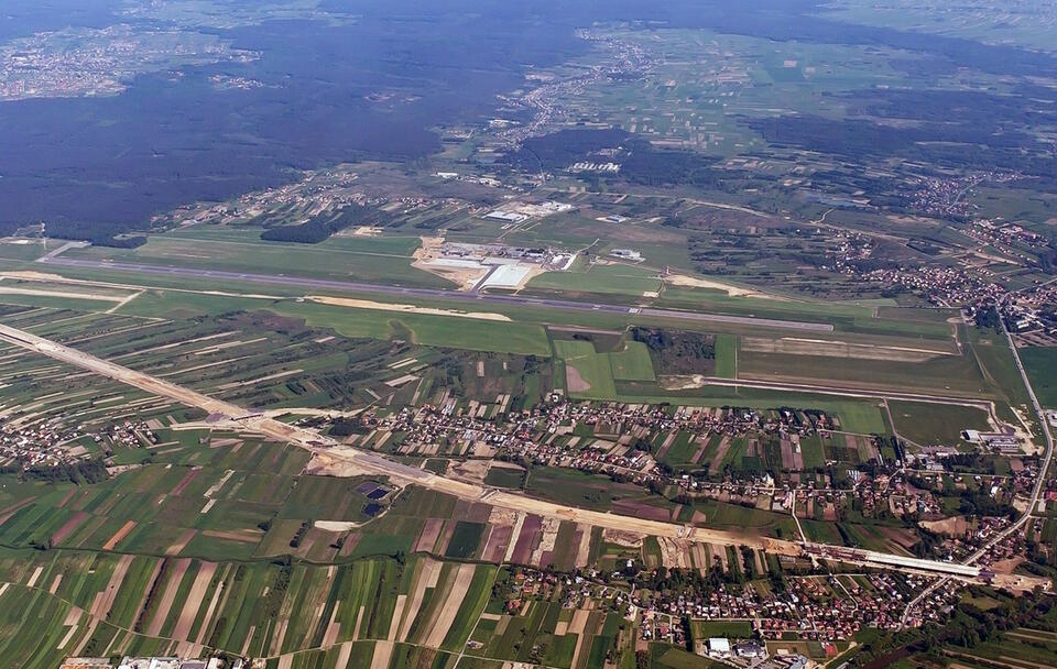 lotnisko w Rzeszowie - Jasionce / autor: Wikimedia Commons - Igor Bubin / Creative Commons CC0 License
