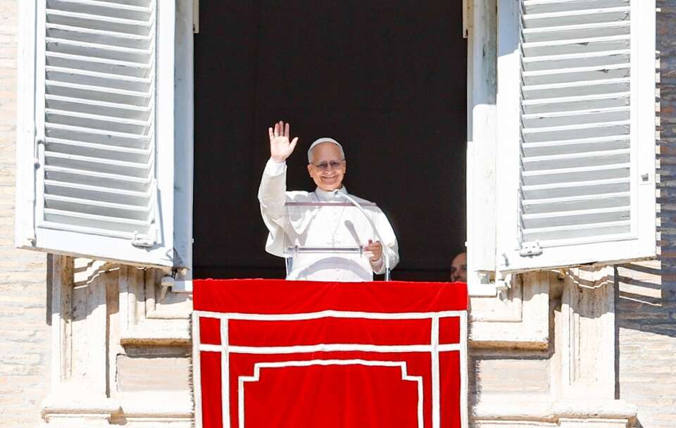 Papież Leon XIV / autor: PAP/EPA/FABIO FRUSTACI