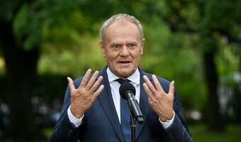 Smutne, co ujawnia Tusk sierpniową obniżką VAT na paliwa