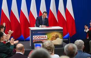 Prezydent Karol Nawrocki w Sochaczewie / autor: PAP/Piotr Nowak