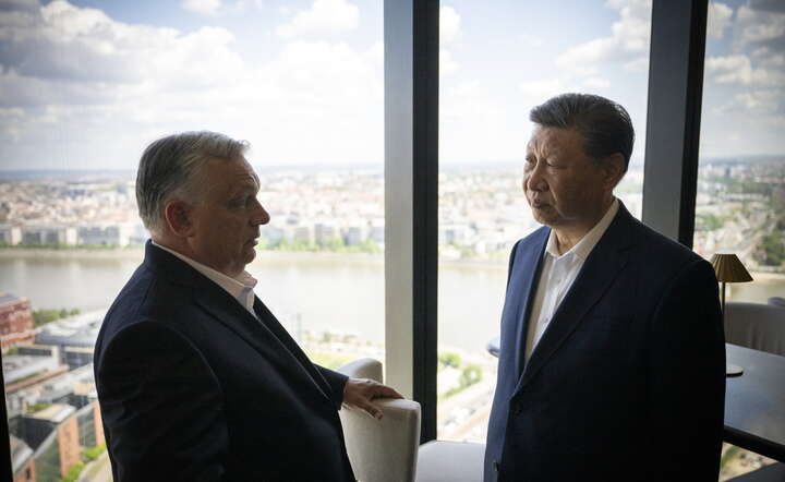 Wspólny lunch: Viktor Orban i Xi Jinping w restauracji  Virtu w Budapeszcie / autor: VIVIEN CHER BENKO/HUNGARIAN PRIME MINISTER PRESS OFFICE/EPA/PAP