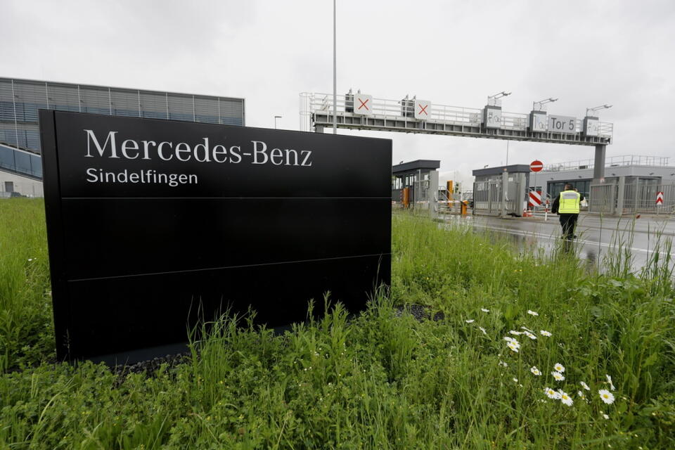 Strzelanina na terenie zakładów Mercedes-Benz w Niemczech / autor: PAP/EPA