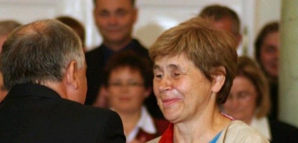2006 r. - prezydent Lech Kaczyński odznacza Zofię Romaszewską Krzyżem Wielkim Orderu Odrodzenia Polski