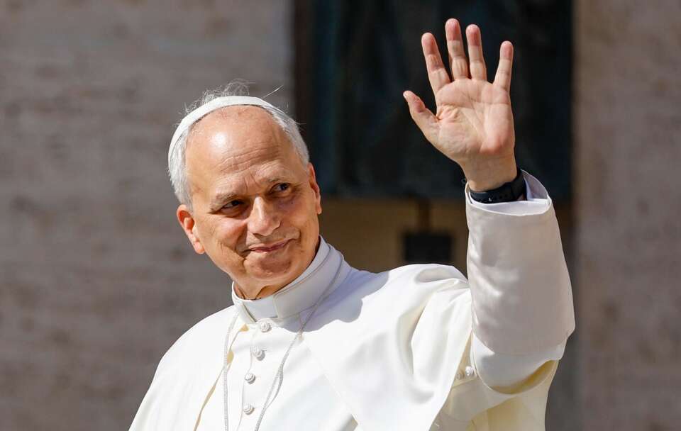 Papież Leon XIV / autor: PAP/EPA/FABIO FRUSTACI
