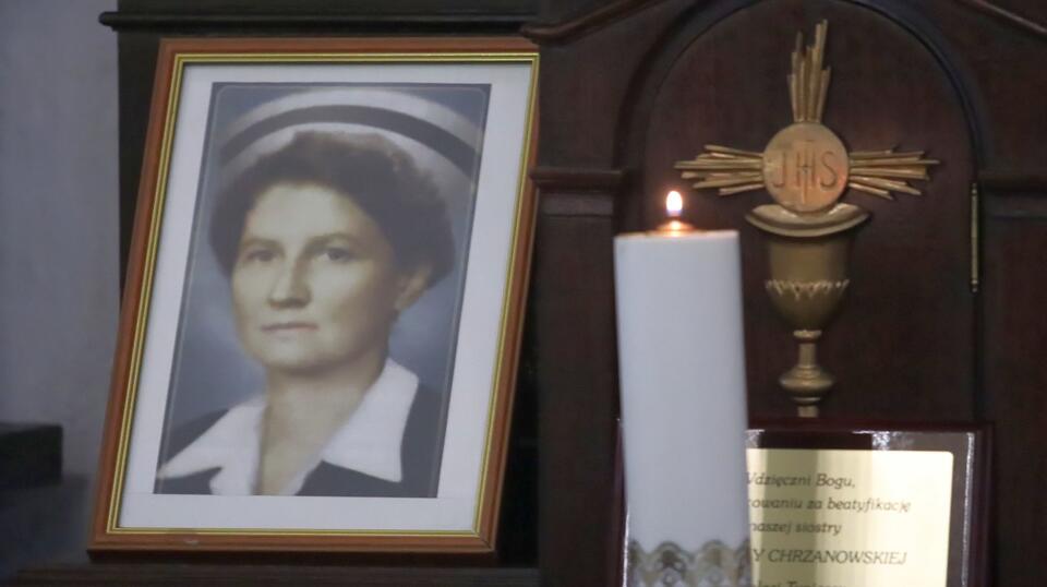 A ceremony for blessed Hanna Chrzanowska and deceased coronavirus infected nurses, organized by the Supreme Chamber of Nurses, 22 bm. in the church St. Wojciech in Wiązowna / autor: PAP/Tomasz Gzell