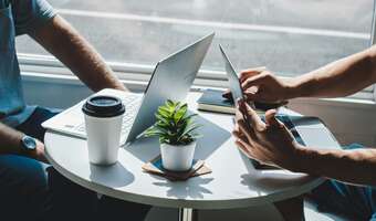 Kiedy warto sięgnąć po mikrofaktoring, a kiedy lepiej nie?