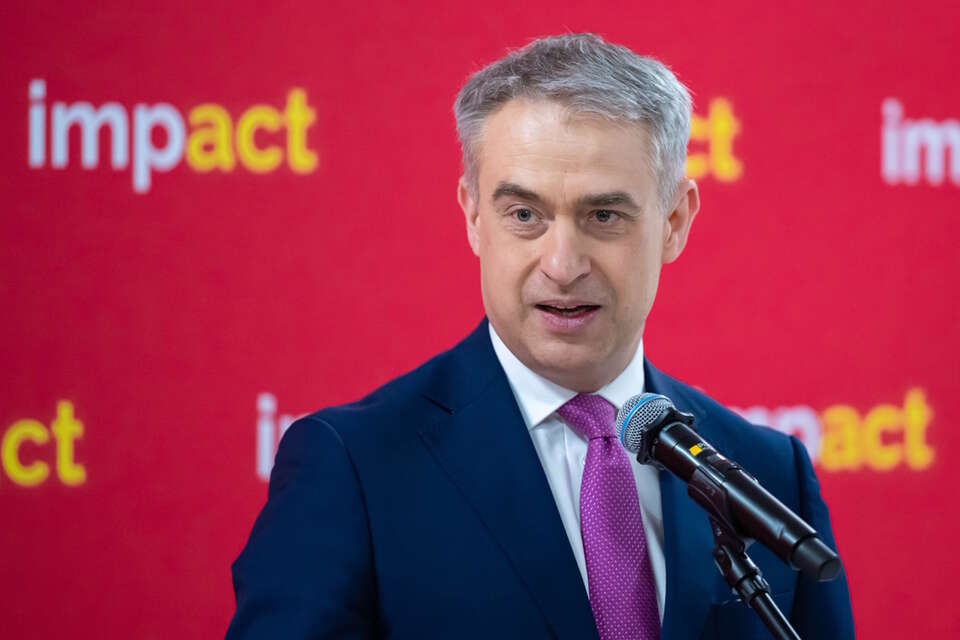 Krzysztof Gawkowski podczas briefingu prasowego na kongresie Impact'26 w Poznań Congress Center / autor: PAP/Jakub Kaczmarczyk