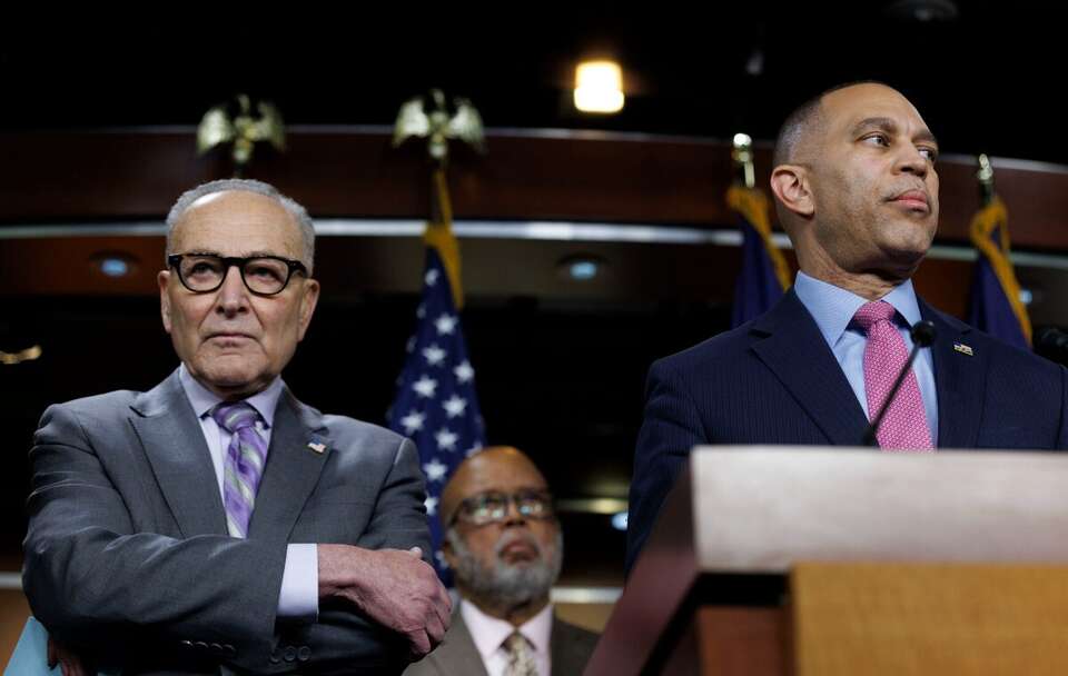 Chuck Schumer i Hakeem Jeffries / autor: PAP/EPA/WILL OLIVER