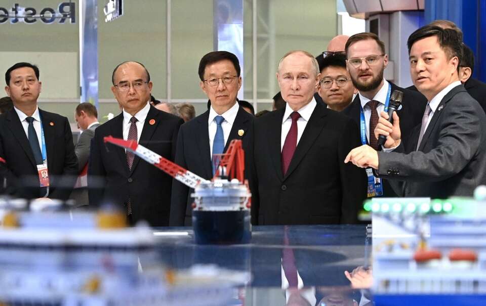 Putin z wizytą w Chinach. Co kombinuje zbrodniarz wojenny?