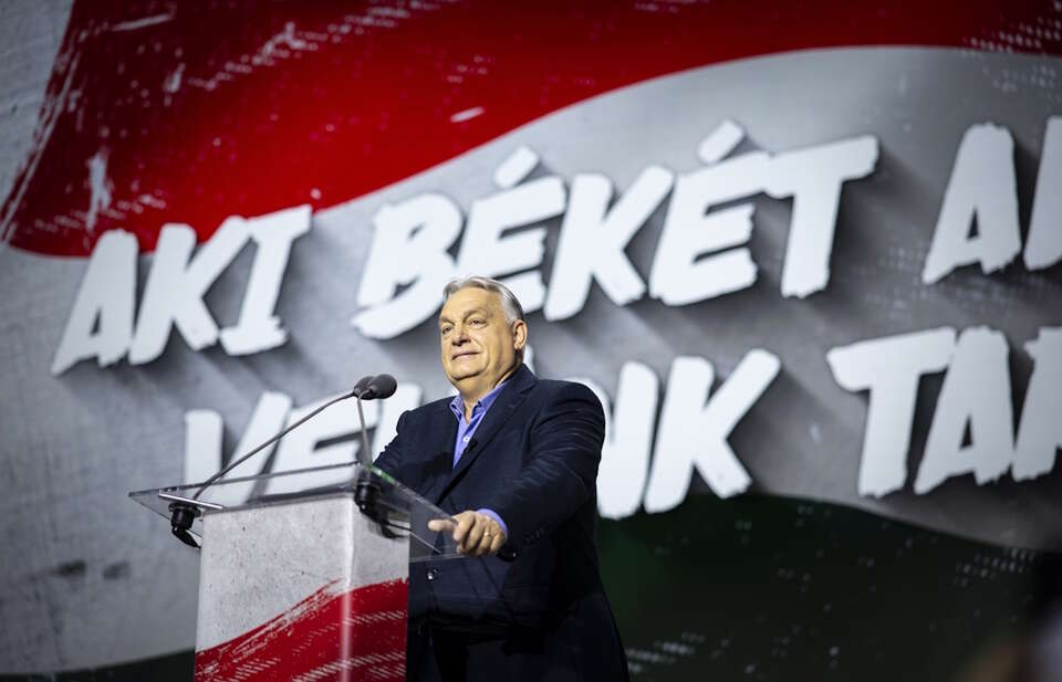 Viktor Orban podczas spotkania z wyborcami w Segedynie / autor: PAP/EPA