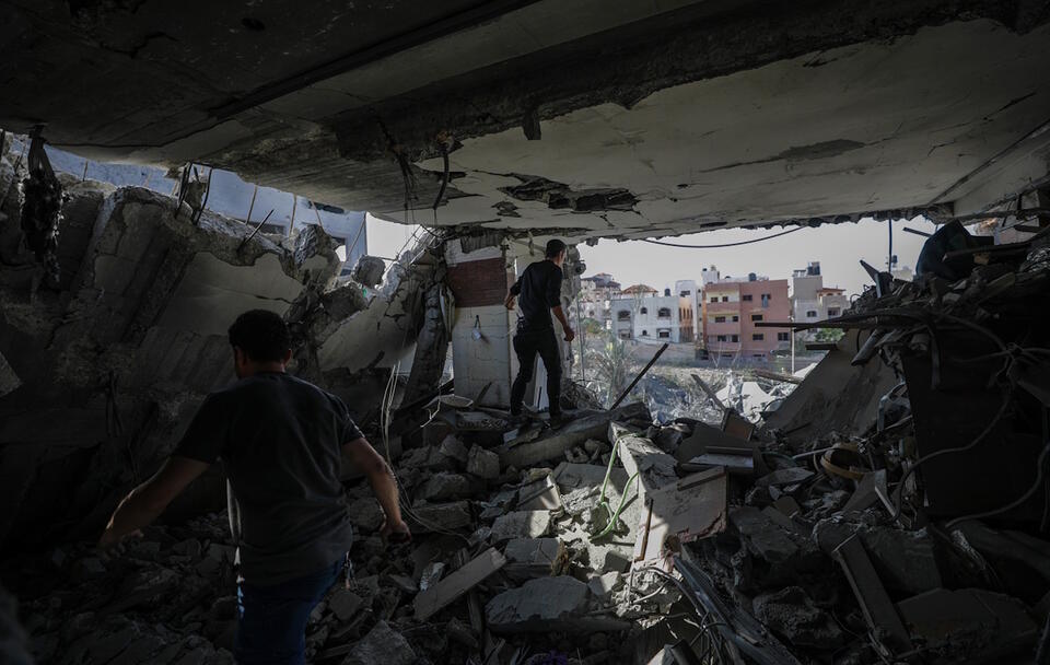 Walki w Strefie Gazy / autor: PAP/EPA/MOHAMMED SABER