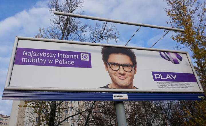 Sieć Play za opóźnienie w zapłacie rachunku automatycznie karze utratą rabatu za e-fakturę i terminowe płatności / autor: Fratria