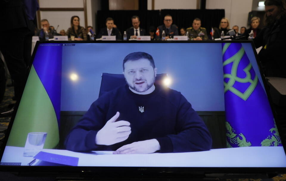 Wystąpienie prezydenta Ukrainy podczas spotkania w Ramstein  / autor: PAP/EPA