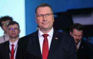 Poseł PiS, kandydat Prawa i Sprawiedliwości na premiera Przemysław Czarnek podczas spotkania w siedzibie PiS. / autor: PAP/Radek Pietruszka