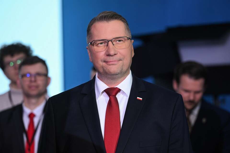 Poseł PiS, kandydat Prawa i Sprawiedliwości na premiera Przemysław Czarnek podczas spotkania w siedzibie PiS. / autor: PAP/Radek Pietruszka