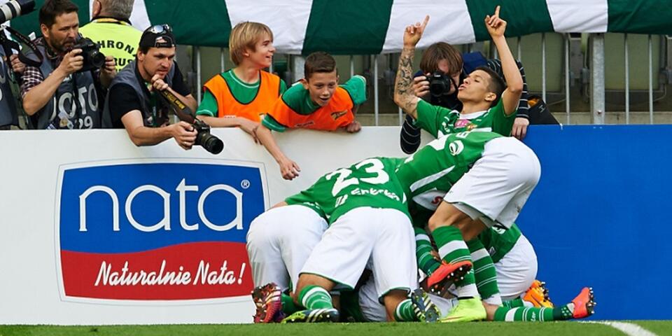 Radość piłkarzy Lechii (fot. PAP/Adam Warżawa)