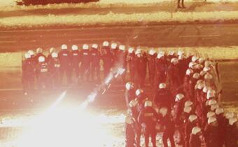 Z OSTATNIEJ CHWILI: Policja strzela do górników pod siedzibą Jastrzębskiej Spółki Węglowej. Są ranni