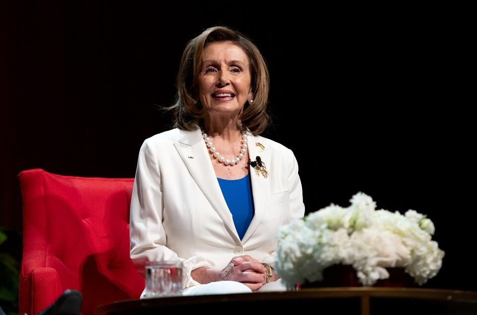 Przewodnicząca Izby Reprezentantów w Kongresie USA Nancy Pelosi / autor: wikimedia commons/Brian Birzer - https://www.flickr.com/photos/lbjlibrarynow/51967610010/in/album-72177720297690979/Public Domain