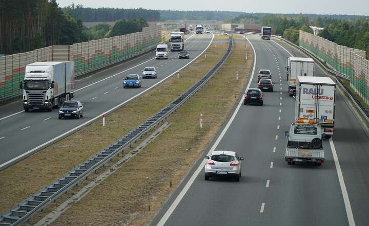 Autostrada A2 na odcinku Warszawa-Łódź otrzyma do 2028 r. dodatkowe pasy ruchu / autor: Fratria / AS