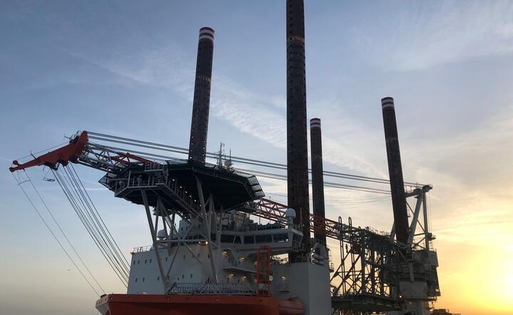 Statek do instalacji turbin wiatrowych na morzu firmy FredOlsenWindcarrier / autor: materiały prasowe PGE