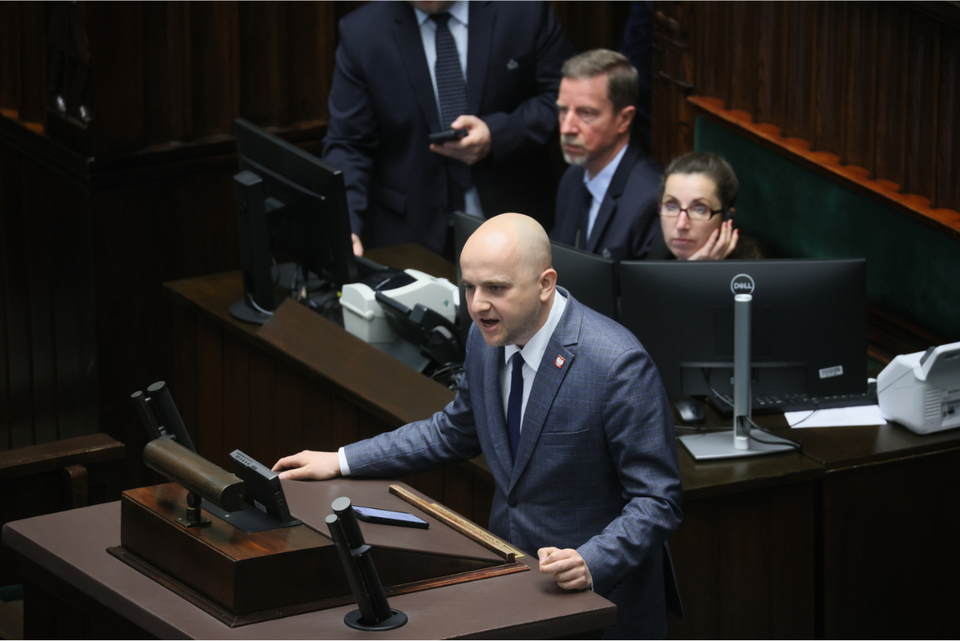 Niewygodne plakaty! Czarzasty ukarał Mateckiego i Wosia