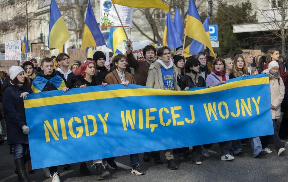 Demonstracja w Warszawie przeciwko zajęciu Ukrainy przez wojska Federacji Rosyjskiej / autor: Fratria 