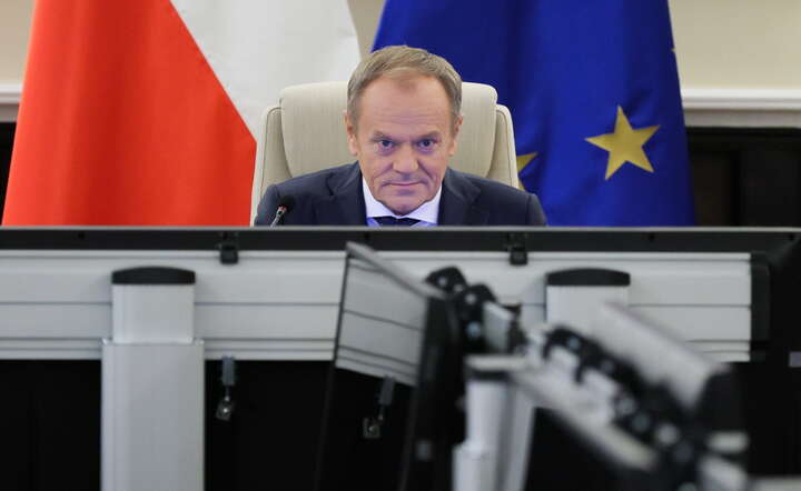 Premier Donald Tusk przed posiedzeniem rządu / autor: Fot. PAP/Paweł Supernak