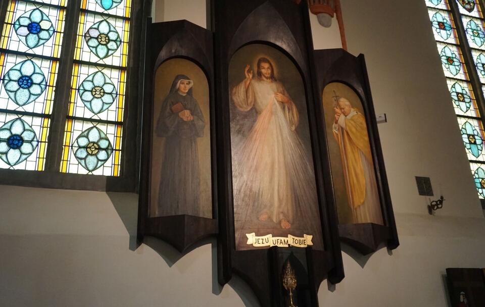 Tryptyk z św. s. Faustyną, Jezusem Miłosiernym i św. Janem Pawłem II / autor: Fratria